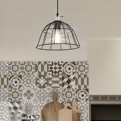 Lámpara de techo colgante, Serie Mondego, en acabado negro, con tulipa de cristal transparente.
