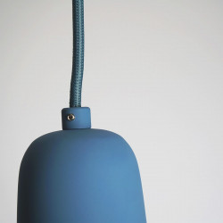 Lámpara de techo colgante moderno, Serie Isa, estructura metálica en acabado azul añil mate, 1 luz.