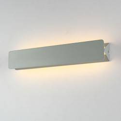 Aplique de pared moderno LED, Serie Vas, estructura metálica en acabado blanco, iluminación LED integrada, 10W vatios