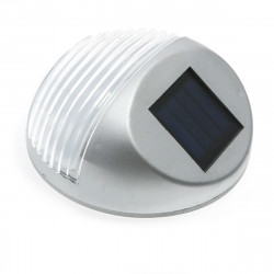 Aplique de pared para exterior LED solar, Serie Solar Star, estructura de policarbonato, en acabado plata, iluminación LED