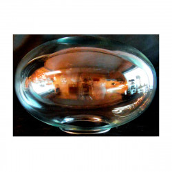 Bola de cristal chata, en acabado transparente. Ø 200 mm. Altura 130 mm. Boca Ø 75 mm.