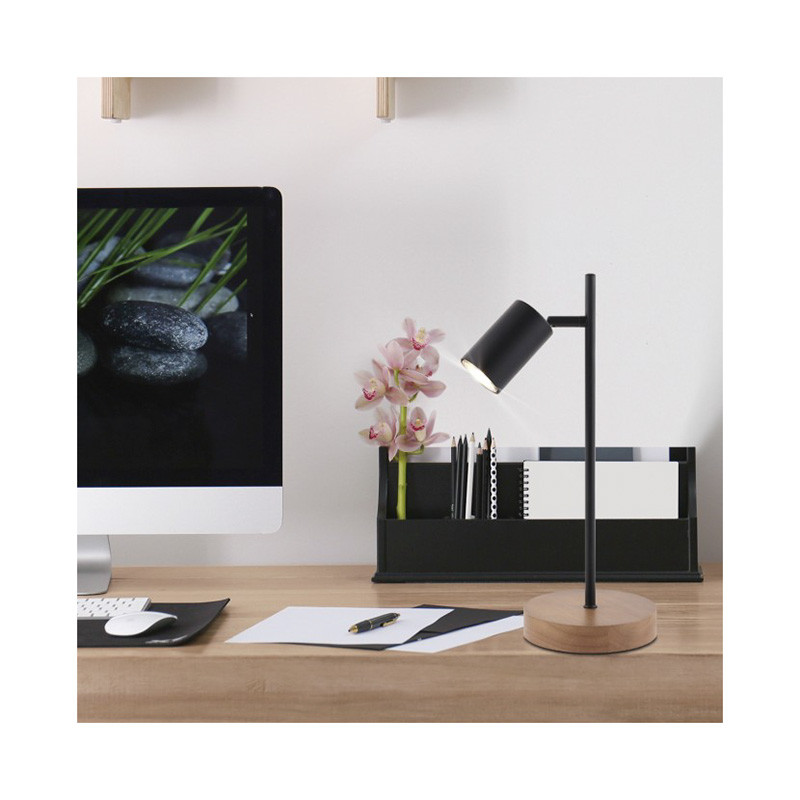 La lámpara de sobremesa moderno Pireo es una pieza de diseño elegante y minimalista.