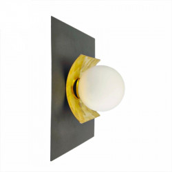 Lámpara / aplique de pared  es una pieza de diseño elegante y moderno.
